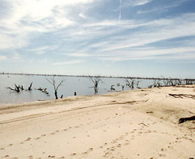 Lake Victoria - Accommodation Ballina 1