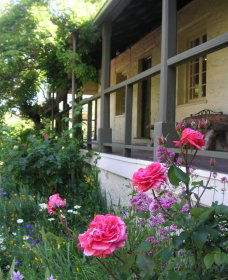 Raglan Gallery And Cultural Centre - Accommodation Ballina 2