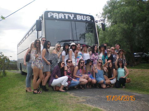 R & R Bus And Leisure Hire - Accommodation Ballina 0