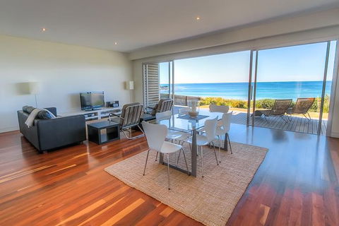 10-Day Surf Adventure From Brisbane To Sydney Including Coffs Harbour, Byron Bay And Gold Coast - Accommodation Ballina 1