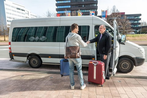 Cairns Airport (CNS) Departure Transfer (Port Douglas Hotels To Cairns Airport) - Accommodation Ballina 7