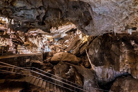 Blue Mountains And Jenolan Caves Motorcoach Day Tour - Accommodation Ballina 1