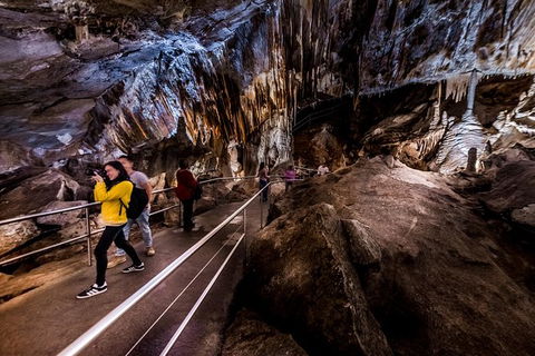 Blue Mountains And Jenolan Caves Motorcoach Day Tour - Accommodation Ballina 0