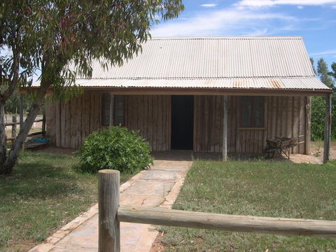 Early Settlers Cottage (Solly's Hut) - Accommodation Ballina 0