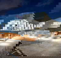 Bowery Theatre - Accommodation Ballina