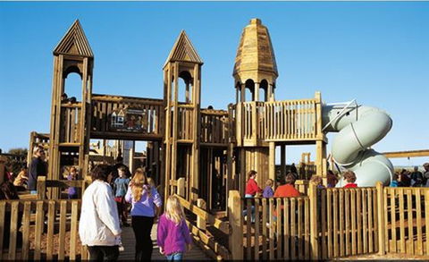 Port Noarlunga Jubilee Park Adventure Playground - Accommodation Ballina 0