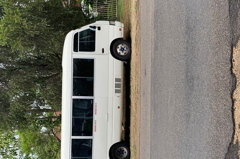 Swann Transfers - Mini Bus Chauffeur Services - Accommodation Ballina 1