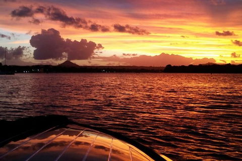 Noosa River Cruise For 3 To 4 People On A Classic Mahogany Speed Boat - 90 Min. - Accommodation Ballina 12