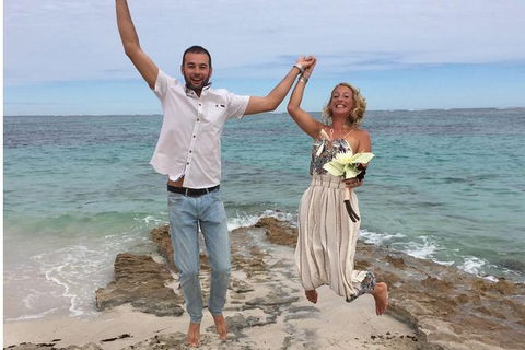 Elope In Paradise - Weddings At Mission Beach - Accommodation Ballina 1