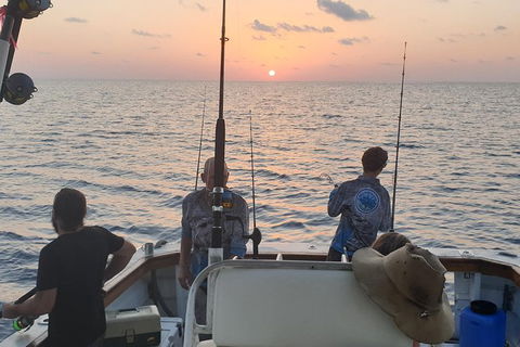 Full Day Whitsunday Reef Fishing Charter Boat - Accommodation Ballina 9