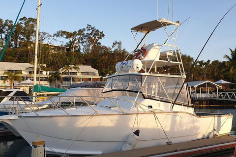 Full Day Whitsunday Reef Fishing Charter Boat - Accommodation Ballina 2