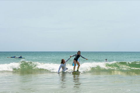 Beginners Learn To Surf Lessons, Noosa World Surf Reserve - Accommodation Ballina 7