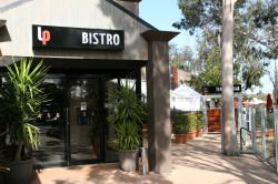 Lower Plenty Hotel - Accommodation Ballina 0