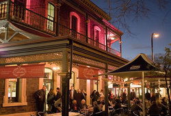 The Lion Hotel - Accommodation Ballina 0