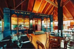 Willie McBrides Irish Bar - Accommodation Ballina 1