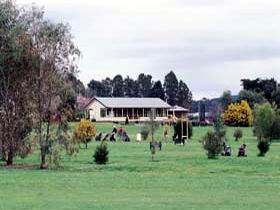 Oakbank Golf Club - Accommodation Ballina 2