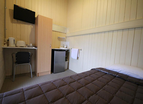 Grand Hotel (Mount Morgan) - Accommodation Ballina 1