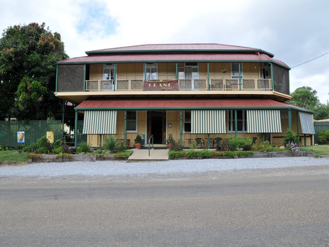 Grand Hotel Many Peaks - Accommodation Ballina 4