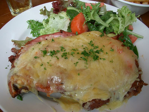 Raglan Tavern - Accommodation Ballina 0