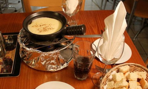 CJ's French Fondue Restaurant - Accommodation Ballina 2