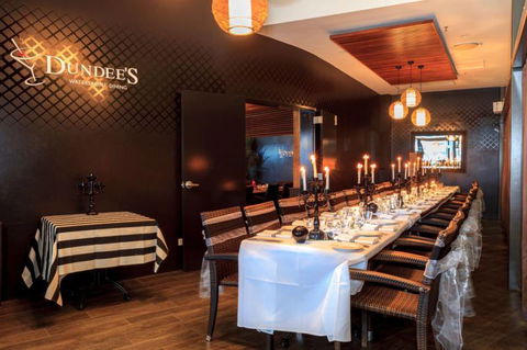 Dundee’s Restaurant On The Waterfront - Accommodation Ballina 1