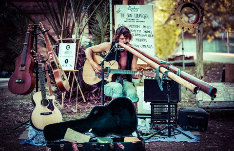 Buskers By The Lake - Accommodation Ballina 0
