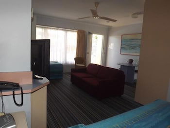 Golden Sands Motor Inn Forster - Accommodation Ballina 5