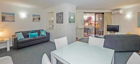 Burleigh On The Beach Holiday Apartments - Accommodation Ballina 5