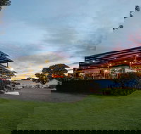 The Huskisson - Accommodation Ballina