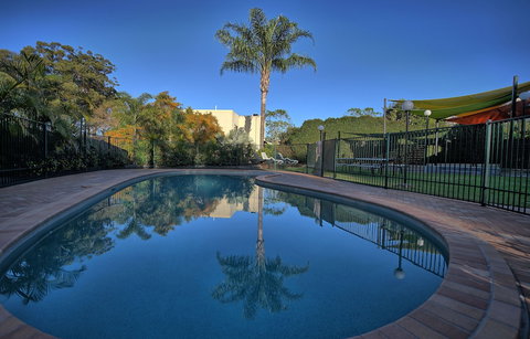 Comfort Inn & Suites Robertson Gardens - Accommodation Ballina 1