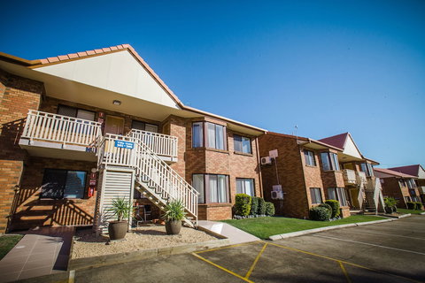 Comfort Inn & Suites Robertson Gardens - Accommodation Ballina 0
