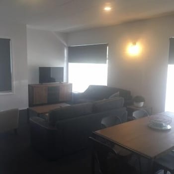 Penguin TAS Accommodation Ballina