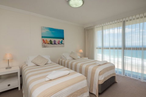Norfolk Luxury Beachfront Apartments - Accommodation Ballina 4