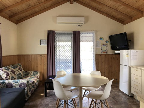 Twin Dolphins Holiday Park - Accommodation Ballina 1