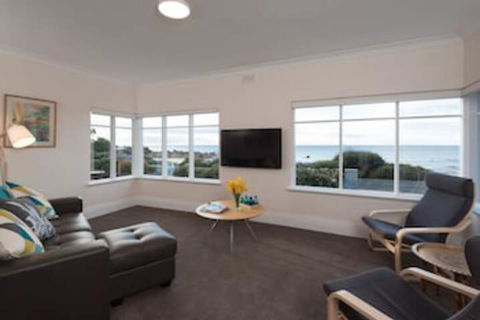 Sunrise At Penguin - Accommodation Ballina 0