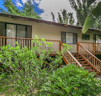 Buckets  Spades - Accommodation Ballina