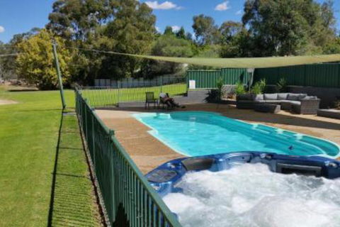 Early Settlers Motel Tocumwal - Accommodation Ballina 0