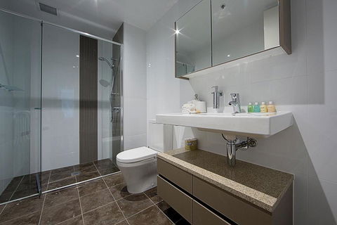 Accommodate Canberra Manhattan On The Park - Accommodation Ballina 1