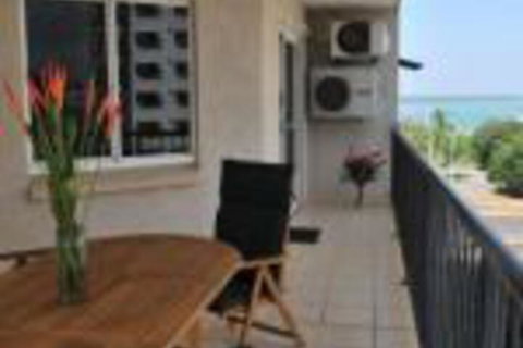 Inner City Cardona Court Apartment - Accommodation Ballina 0