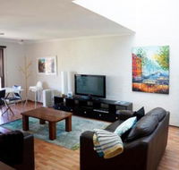 Suffolk Villa - Accommodation Ballina