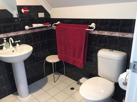 Aarn House B & B Airport Accommodation - Accommodation Ballina 4