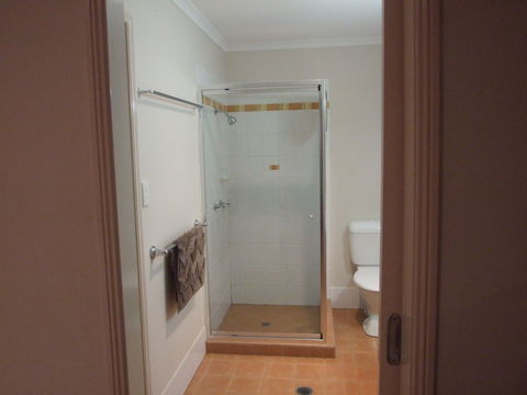 Lake Barra Cottages - Accommodation Ballina 3