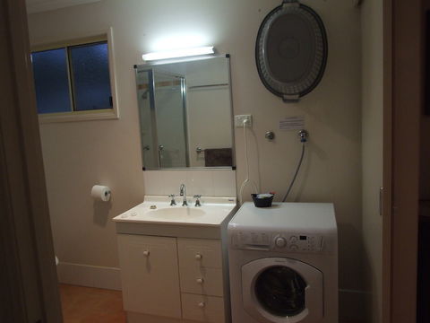 Lake Barra Cottages - Accommodation Ballina 4
