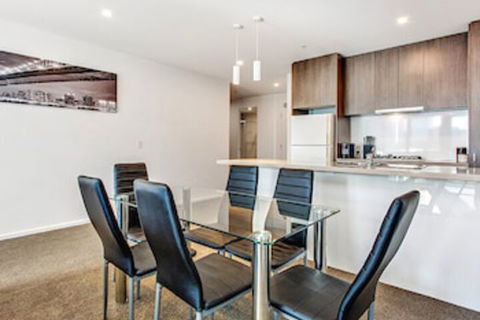 MJ Shortstay Southbank Grande Apartments - Accommodation Ballina 5