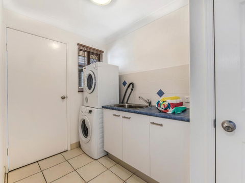 Coolum Waves Pet Friendly Holiday House - Accommodation Ballina 4