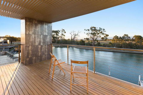 Gippsland Lakehouse A Canal Frontage - Accommodation Ballina 5
