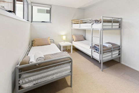 Gippsland Lakehouse A Canal Frontage - Accommodation Ballina 1