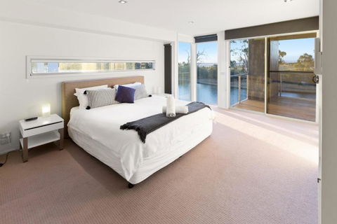 Gippsland Lakehouse A Canal Frontage - Accommodation Ballina 4