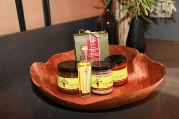 Olio Bello Lakeside Glamping - Accommodation Ballina 6