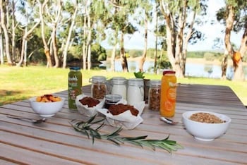 Olio Bello Lakeside Glamping - Accommodation Ballina 2